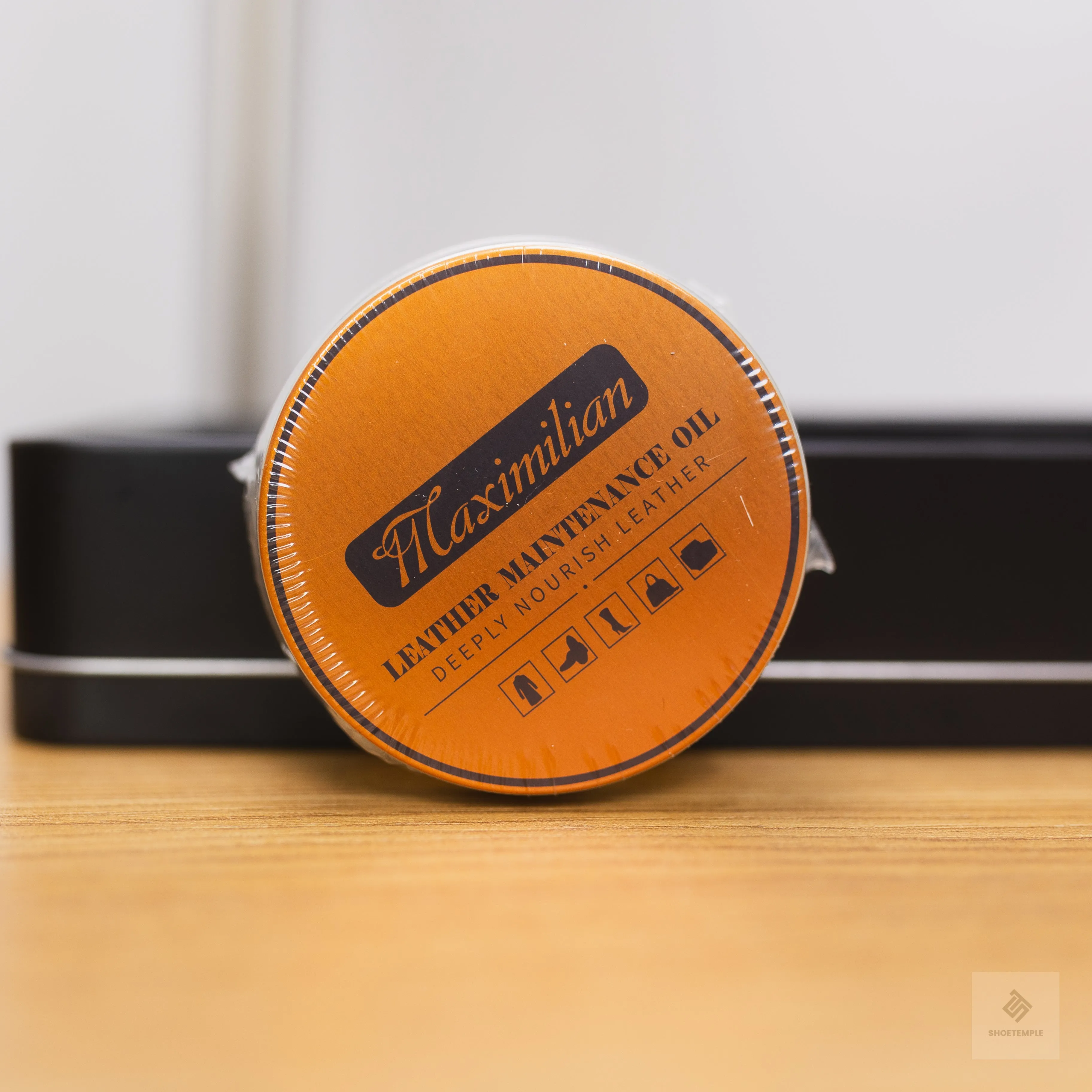 MAXIMILIAN Shoe Polish Kit 7 PC Leather Shoe Shining kit Care for Shoe Care and Cleaning.