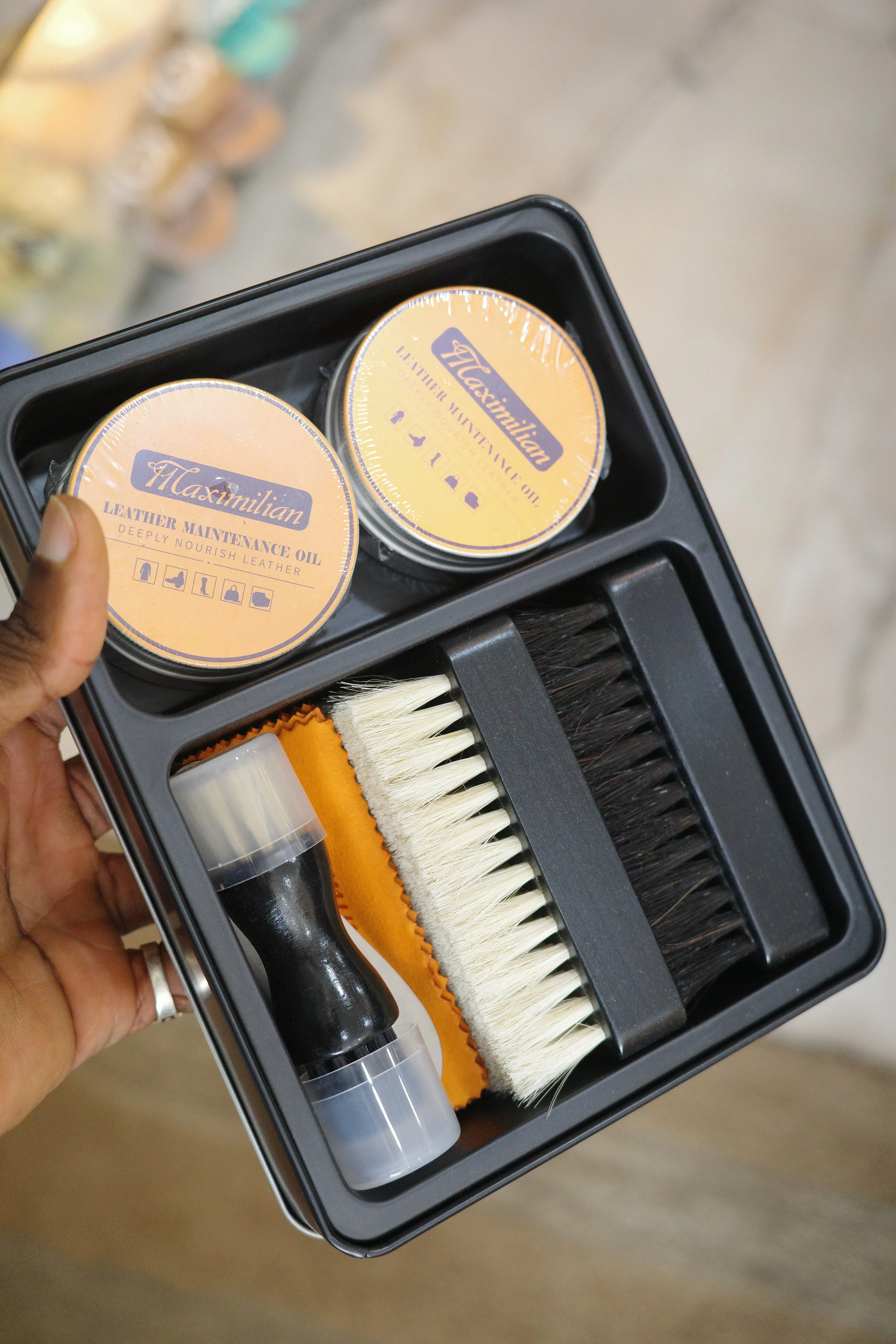 MAXIMILIAN Shoe Polish Kit 7 PC Leather Shoe Shining kit Care for Shoe Care and Cleaning.