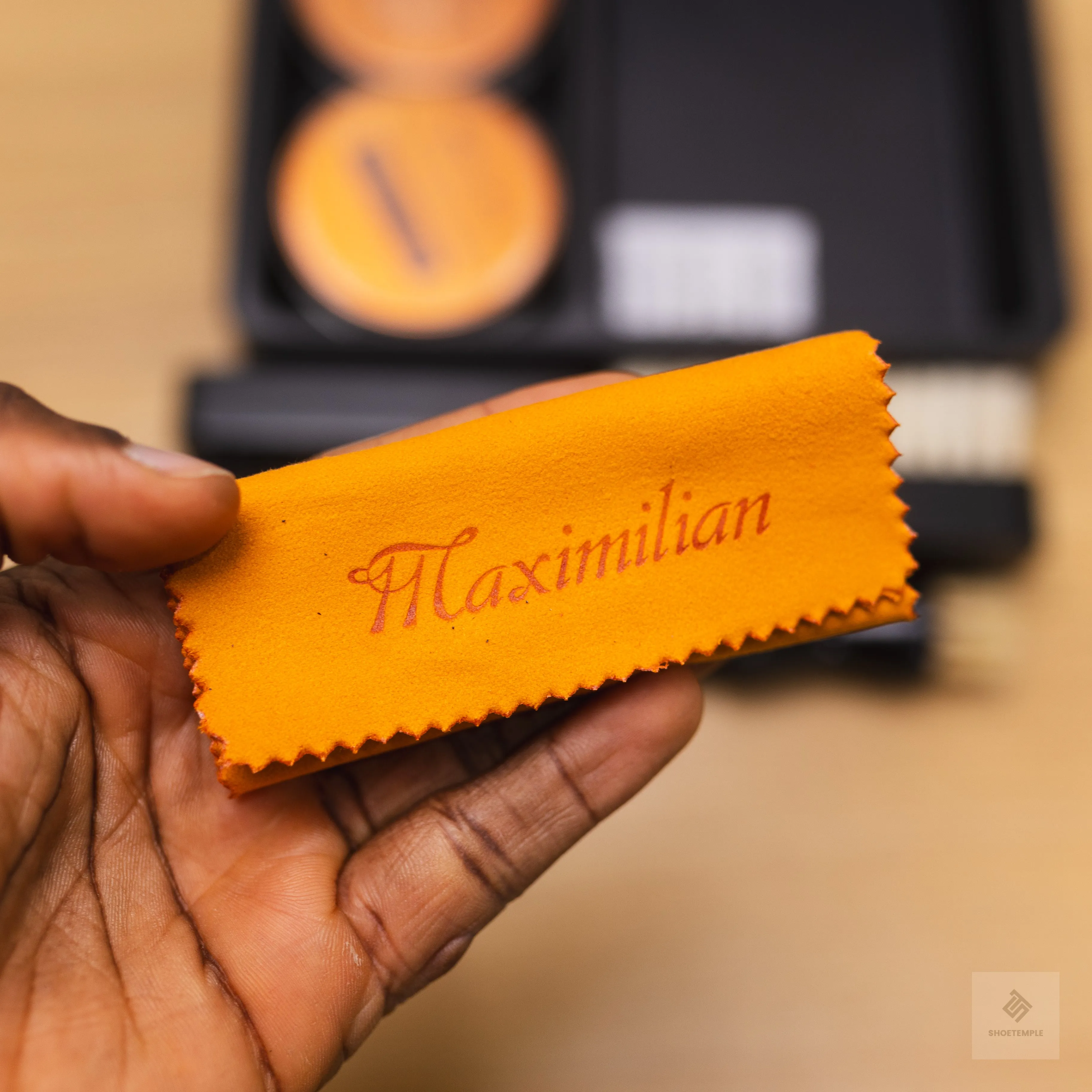 MAXIMILIAN Shoe Polish Kit 7 PC Leather Shoe Shining kit Care for Shoe Care and Cleaning.